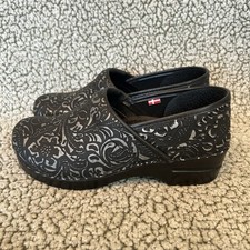 Sanita The Original Danish Clog black Antique Tooled Women Size 40/size 9