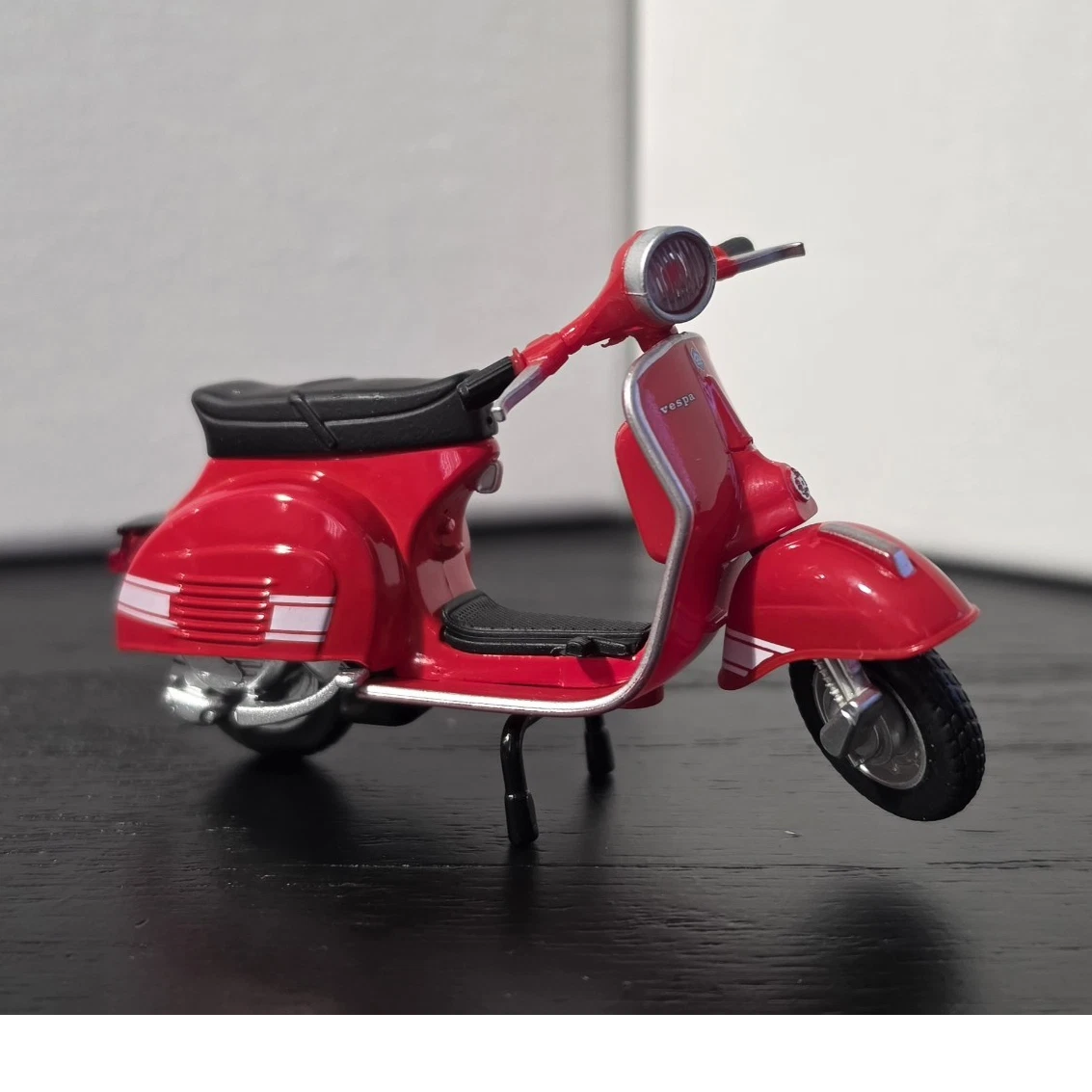 Vespa 1:18 Scale Diecast Scooters for sale | eBay