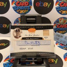 2004 Donruss Playoff Don Mattingly 07/25 New York Yankees Bat Auto Card