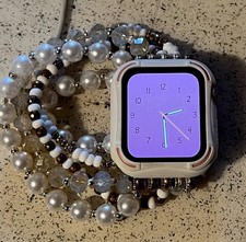 Apple Watch SE 40mm Gold Aluminum Case with Band - Regular GPS 