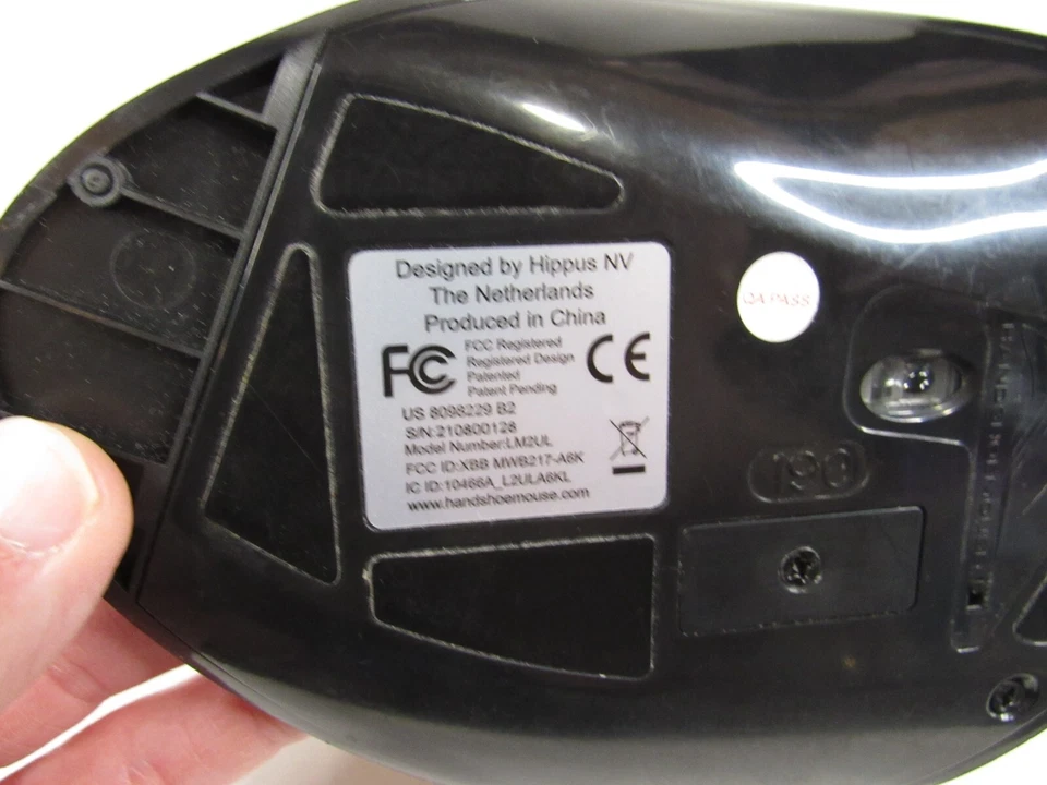 Works Hippus LM2UL Wireless Light Click HandShoe Mouse Left Hand - Black - Med - Image 3 of 4