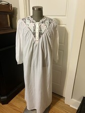 Vintage Elise Stevens Nightgown Medium White Embroidered Floral Satin Trim