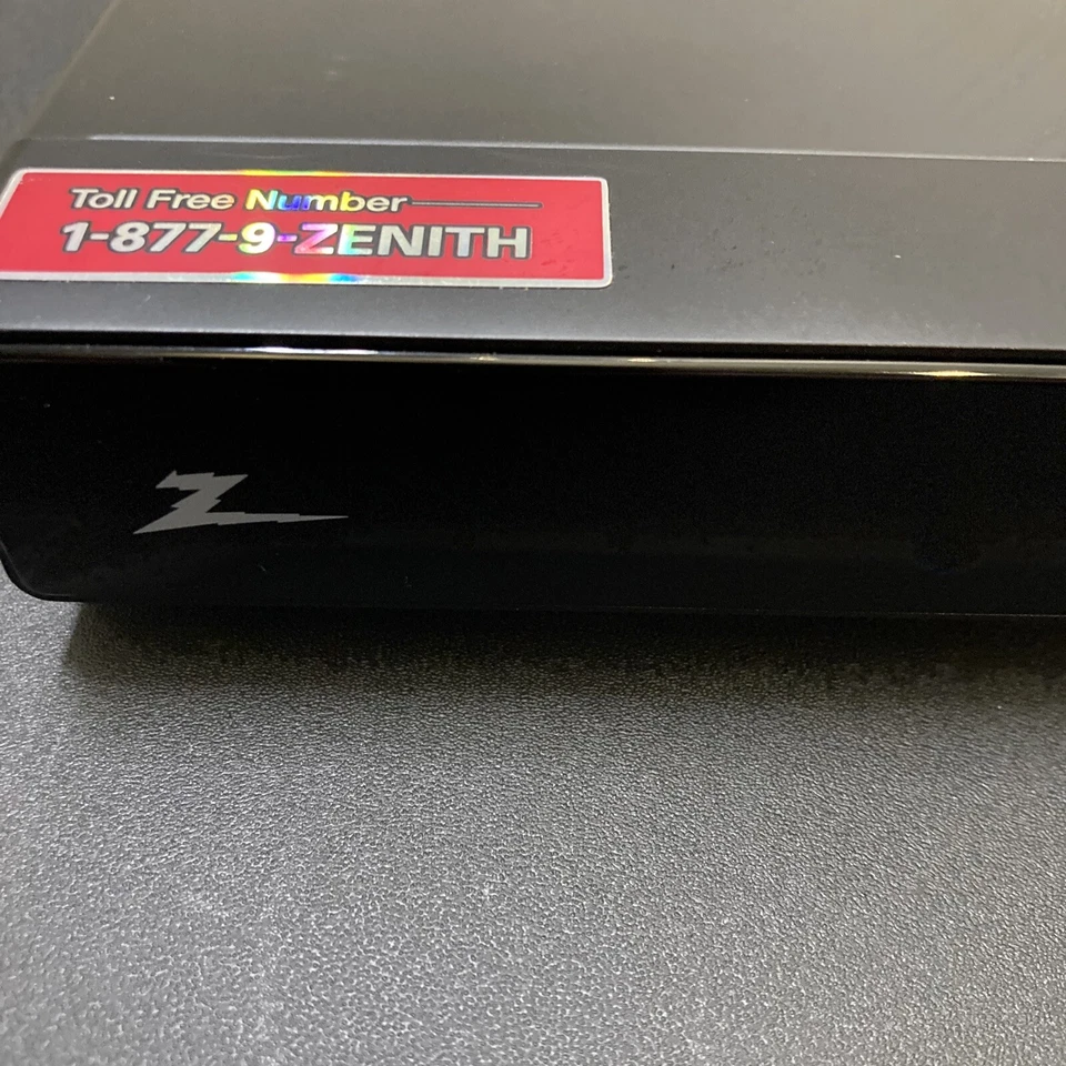 Zenith Model DTT901 Digital TV Tuner Converter Box w/ Coaxial Cable **NO REMOTE* - Image 2 of 4