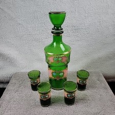 Emerald Green 11" Tall Glass  Gold Trim Liquor Decanter W/Stopper  4 Cordials