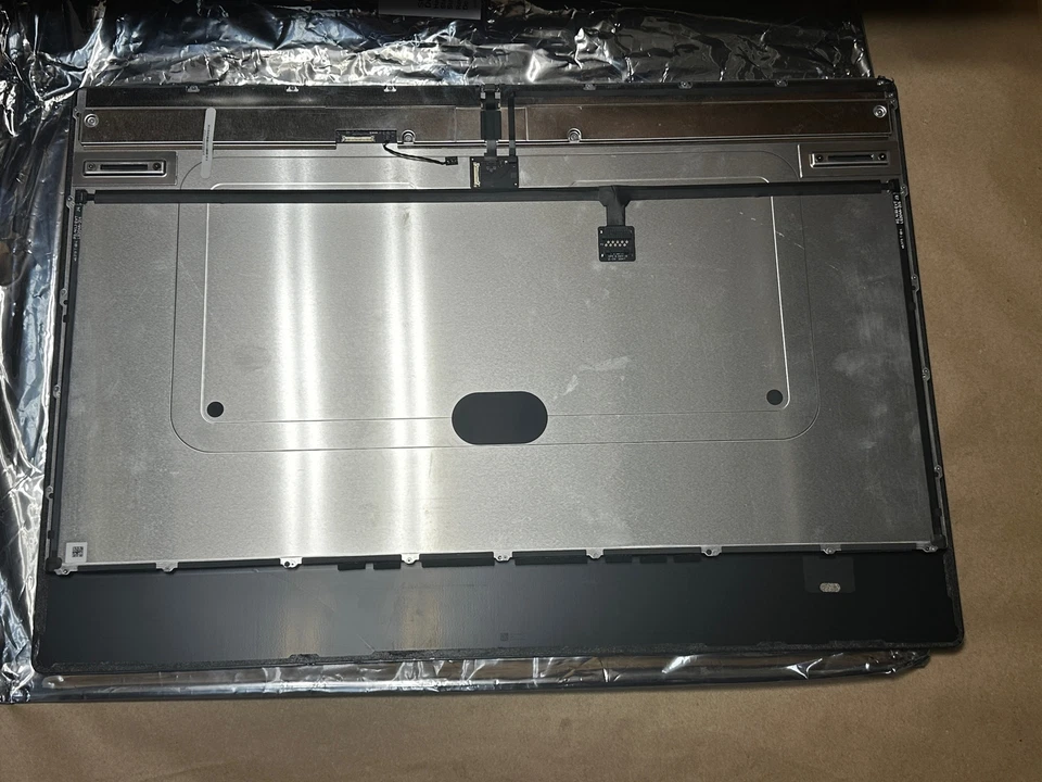 Apple iMac 661-16565 24" M1 A2438 A2439 White Silver LCD Display Screen - Broken - Image 2 of 4