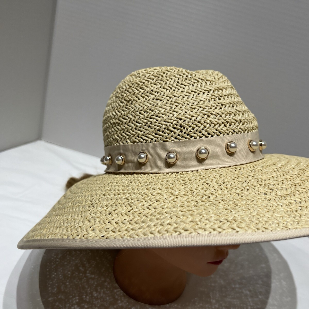 Pearl-Embellished Cream Wide-Brim Women\'s Hat BTB Los Angeles. POLLY PEARL BRIM HAT – AKIRA main image 3