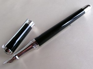 S.T. Dupont Liberte Fountain Pen Black Lacquer & Palladium 14K M Nib