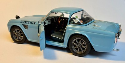 Jadi-Revell 1/18 Scale Diecast 08873 - 1964 Triumph TR4 Rallye