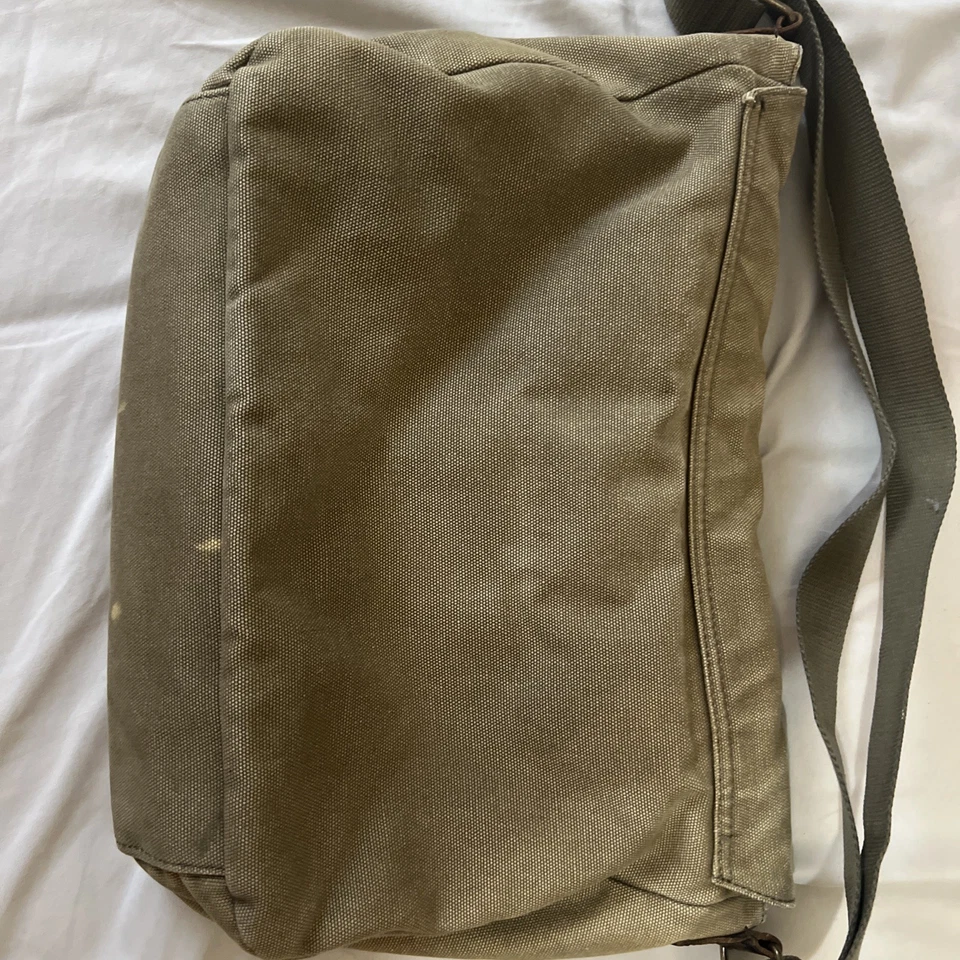 Vintage Levi Strauss Unisex Olive Green Leather Straps Shoulder Messenger Bag - Image 2 of 4