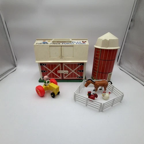 VTG Fisher Price Little People Lot 1967 Family Farm Play Set #915 Silo Barn Moos
