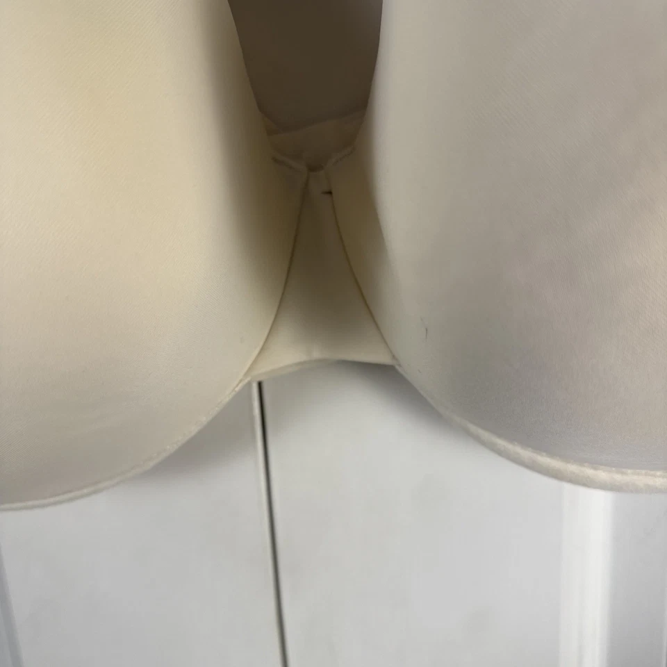 Nuevo Sujetador Cacique 46C Crema Ligeramente Forrado Cobertura Completa Con Aros Talla Grande Foto 2 de 4