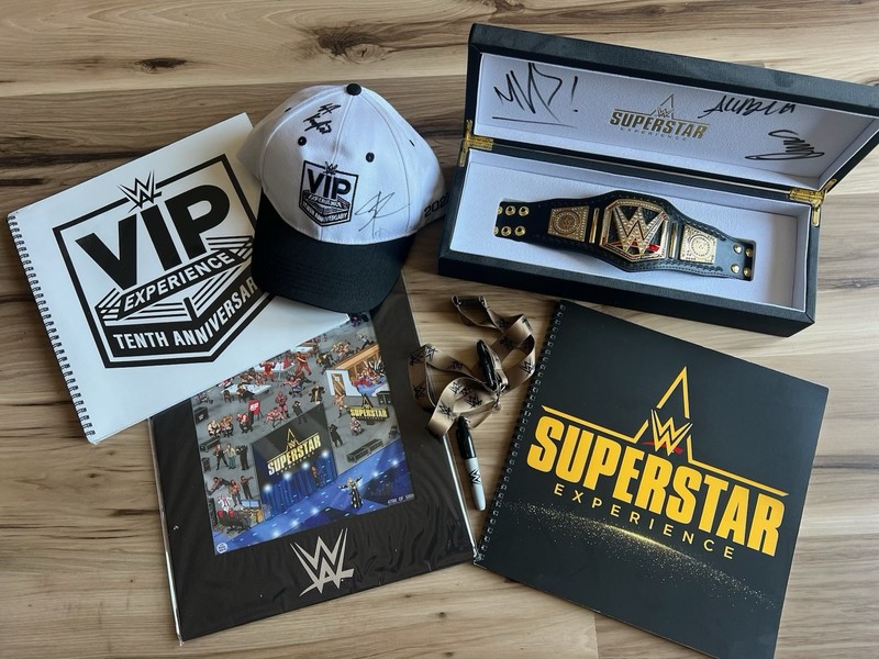 WWE Superstar Experience Seth Rollins LA Knight Alexa Bliss Omos MVP autographs 
