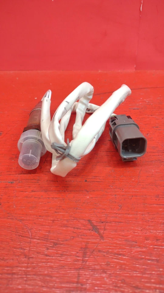 Sensor de oxígeno Bosch 13226 para Nissan Pathfinder 1997-2000 Infinity QX4 1996-2000 Foto 2 de 4