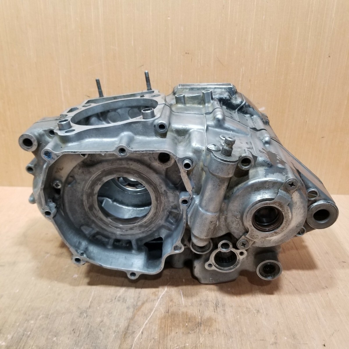 Suzuki ltz400 crankcase left right inner case bottom end Suzuki ltz400 crankcase left right inner case bottom end