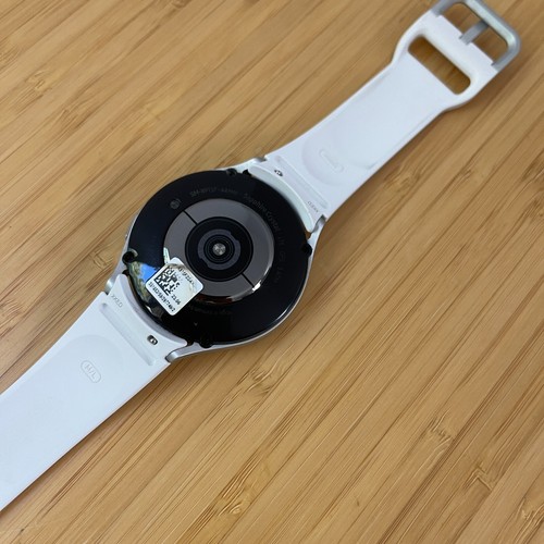 Samsung Galaxy Watch 5 44mm - Silver - Bluetooth + LTE - Charging Issues - Picture 12 of 15