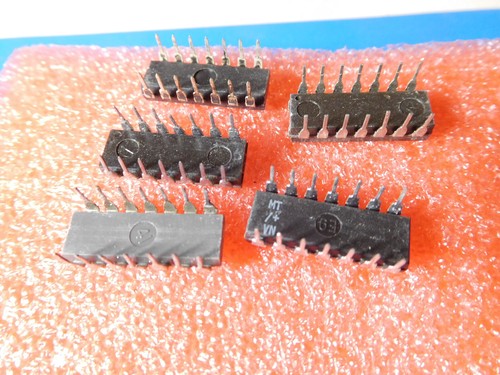 Lote de 5: 7400 DIP IC vintage 1985 o anterior. Vendedor de EE. UU., ¡envío rápido! PRUEBA OK - Imagen 2 de 2