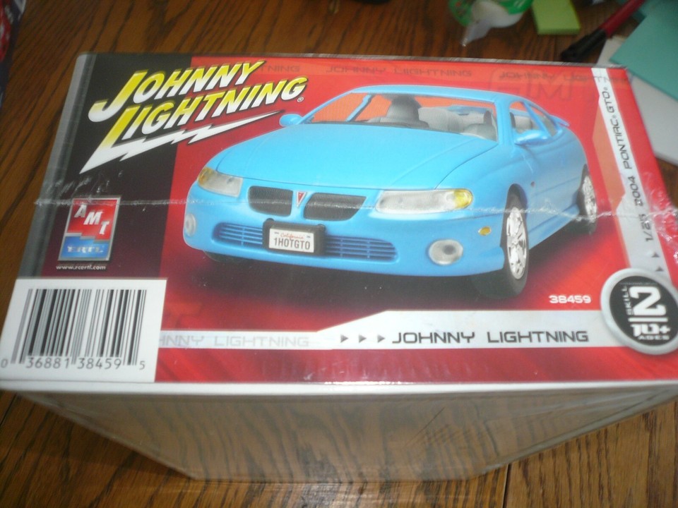 Vintage Johnny Lightning 1/25 Scale 2004 Pontiac GTO Model Car Kit. AMT ...