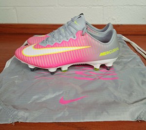 pink soccer cleats womens
