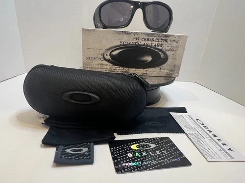 Oakley Pit Boss 2 Sunglasses Gorpcore OO9137-01 Polished Black New In Box - Picture 7 of 7