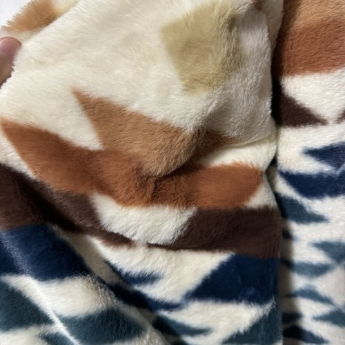 Pendleton Peak Canyon Double Sided Faux Fur Throw Blanket Southwest Cream Blue - Picture 11 of 11