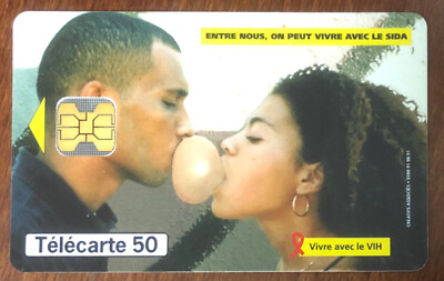 LIVING WITH AIDS GUADELOUPE 11/98 TELECARD REF PHONECOTE F932 UT CARD CARDA