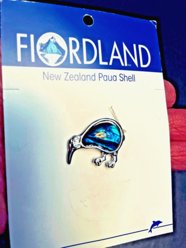 FIORDLAND Kiwi Bird Pin Nowa Zelandia Paua Albalone Muszla Akcent Opalizująca -Karta - Zdjęcie 1 z 2