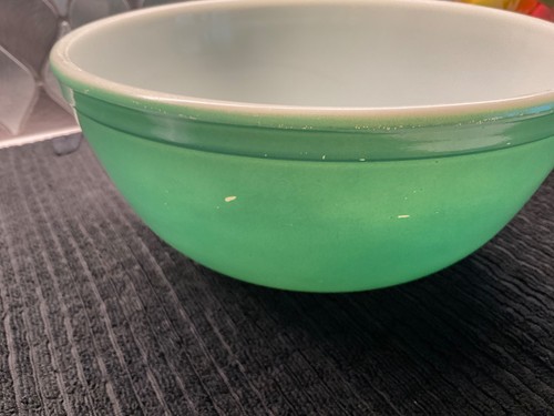 Early vintage pyrex primary color mixing bowls yellow and green - Picture 15 of 22