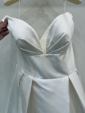 Allure E300 Size 14 Color ivory Retail$2,600