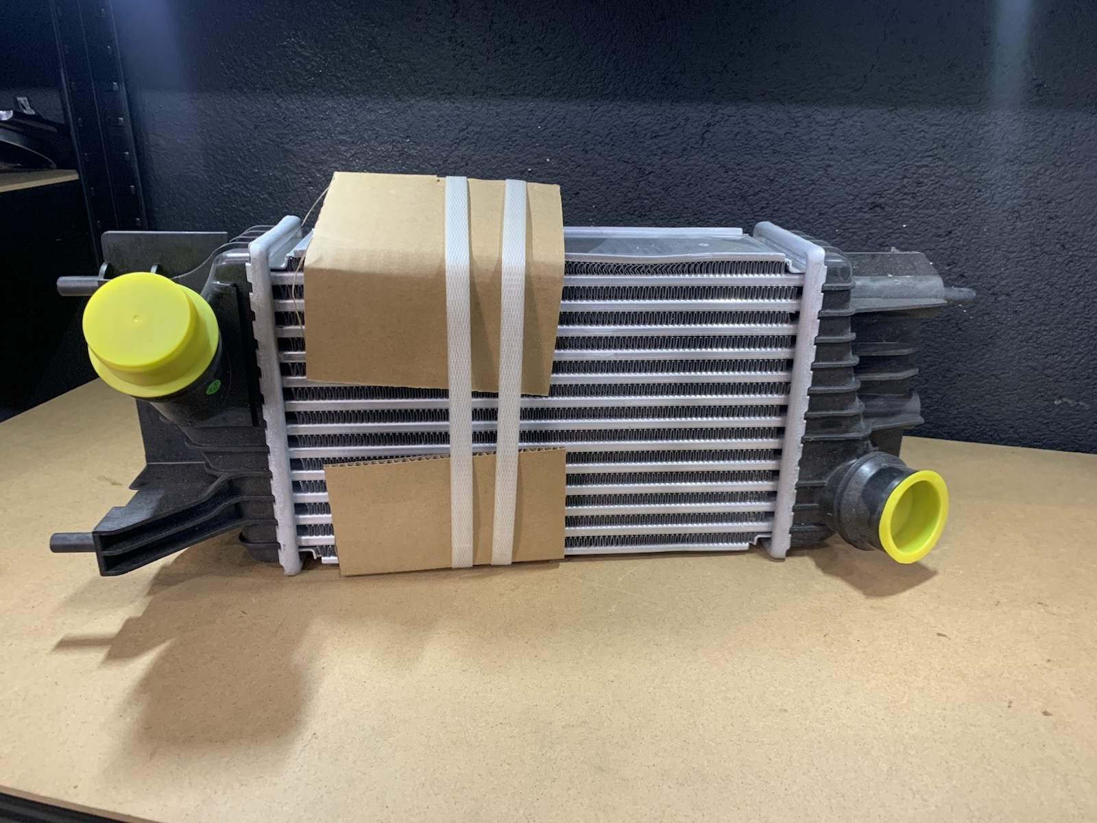 Nissan intercooler échangeur air Juke NV200 Pulsar 1.5 dci neuf référence 961433