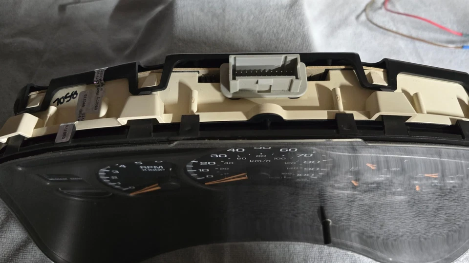 Silverado 2000-2002, Sierra, Tahoe, Suburban, Yukón, Avalanche Gauge Cluster Foto 4 de 4