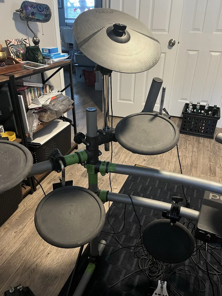 Roland TD 5 Electric Drums - Full Set Great Condition W/ Sticks And Headphones - Image 3 of 4