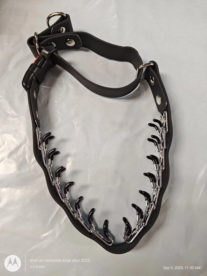 Coleira de treinamento Martingale cravejada de couro para cães grandes - Imagem 2 de 4