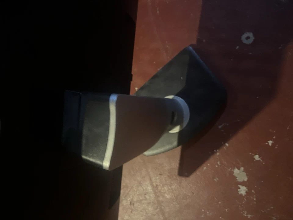 Adjustable Dell Computer Monitor 120 Hz Comes with all cords - Image 3 of 4