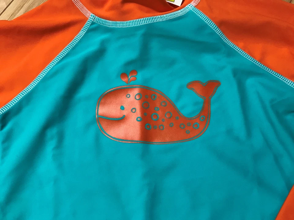 全新带标签 原装 FLAP HAPPY Rashguard 海滩上衣 橙色 & Aqua 带鲸鱼 8 男孩 UPF 50+ — 第 2/4 张图片