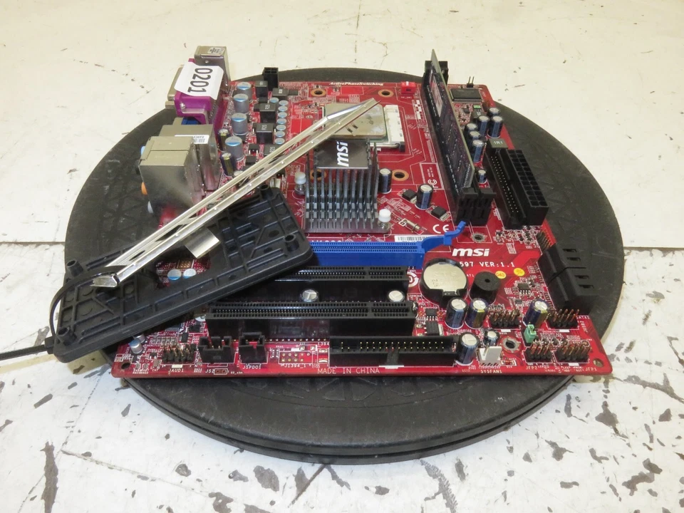 MSI GF-615M-P33 MS-7597 Motherboard w/ AMD Athlon 2 x2 240 2.8GHz 4GB Ram - Image 2 of 4