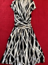 BLACK AND WHITE David Meister Black White Print Wrap Style Dress Women’s Size S