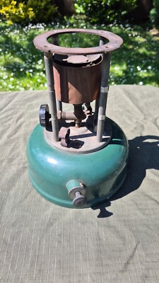 Petrol stove 1945 Coleman 521 Made in USA