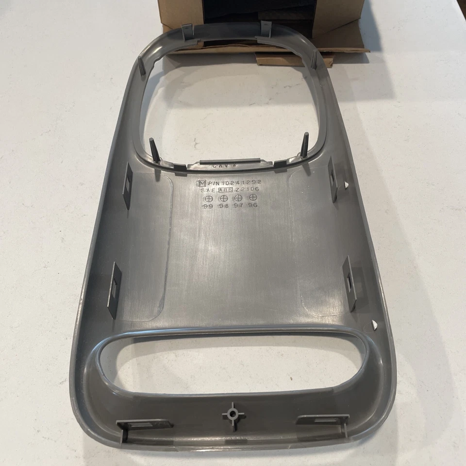 Nuevo Genuino GM 10417032 1997-2000 Pontiac Grand Prix Consola Superior Borde Foto 4 de 4