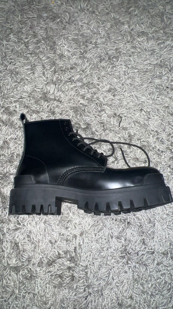 Balenciaga Strike Boots Men Lace up Black Calf Leather Size Balenciaga Strike Boots Men Lace up Black Calf Leather Size
