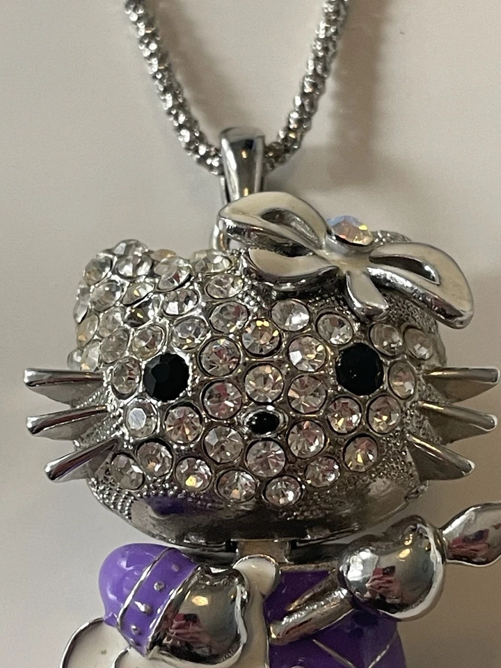 Colgante de diamantes de imitación 3D de Hello Kitty - Collar tono plata - Vestido esmaltado Foto 4 de 4
