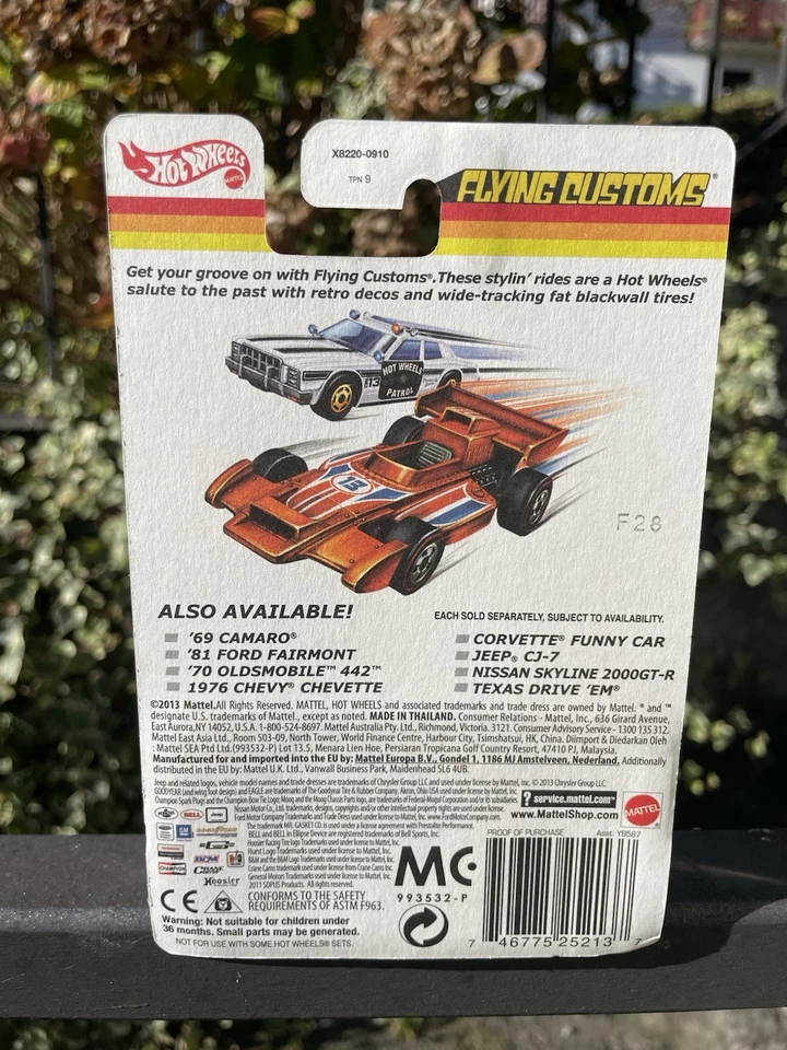 HOT WHEELS FLYING CUSTOMS 1:64 JEEP GOLDEN EAGLE senza ROLLBAR NEW - Immagine 4 di 4