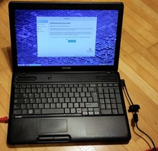 Notebook: Toshiba Satellite C660-14W, 320 GB HDD, 3 GB RAM, 15,6 Zoll, Linux