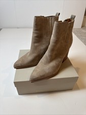 Marc Fisher Ankle Light Gray Suede Boots. Size 9 Women s
