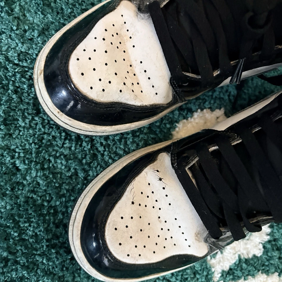 Nike Jordan 1 Mid SE Patente Negro Dorado Talla 9.5 852542-007 Usado/Usado Foto 4 de 4