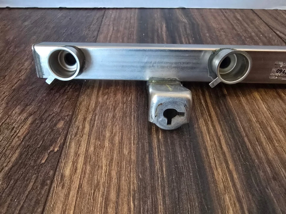 Volkswagen Jetta 2005-2014 2,5 L - Juego de inyectores de combustible riel de combustible OEM Foto 4 de 4