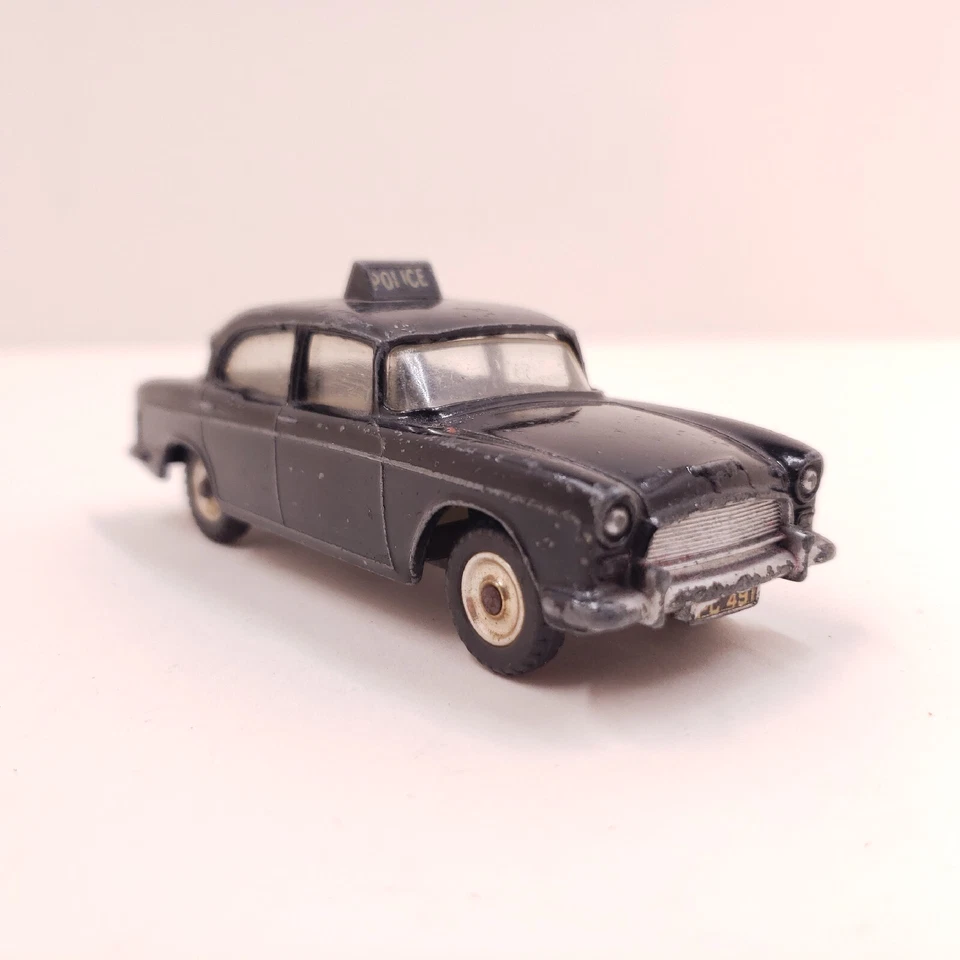 VINTAGE DIECAST DINKY TOYS #256 HUMBER HAWK POLICE PATROL CAR IN BLACK - Image 4 of 4