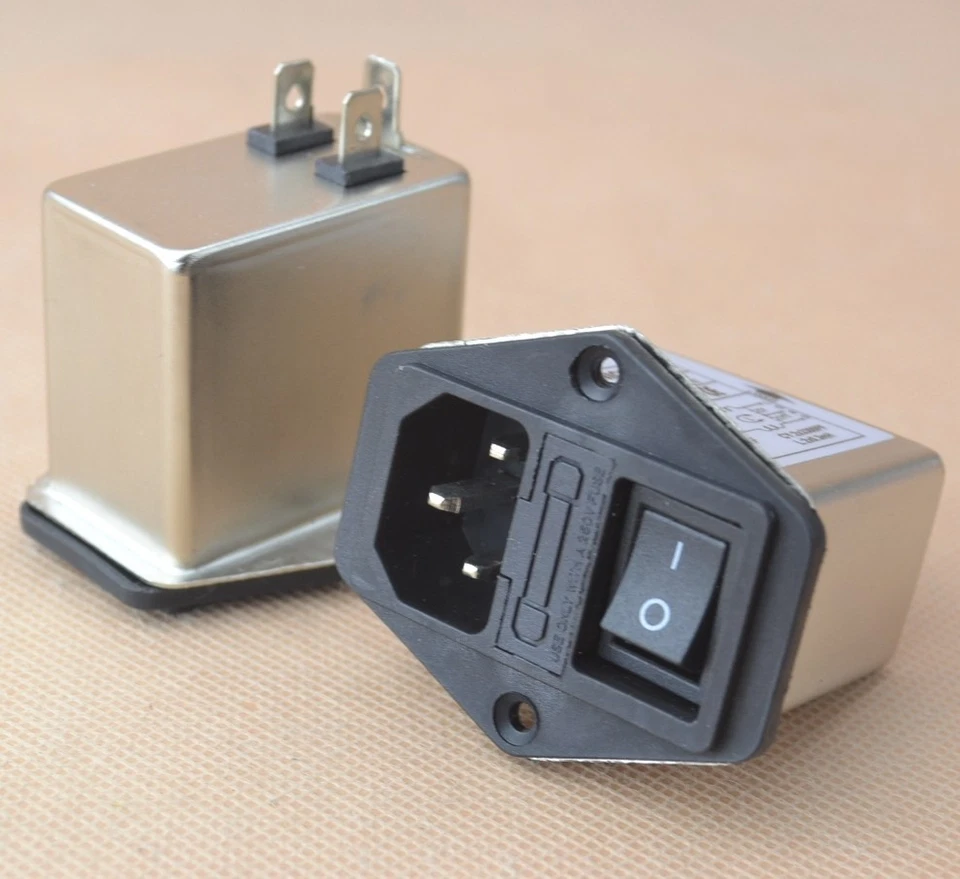 10A power EMI filter CANNY WELL EMI with rocker switch & socket Connector CA - Bild 1 von 1