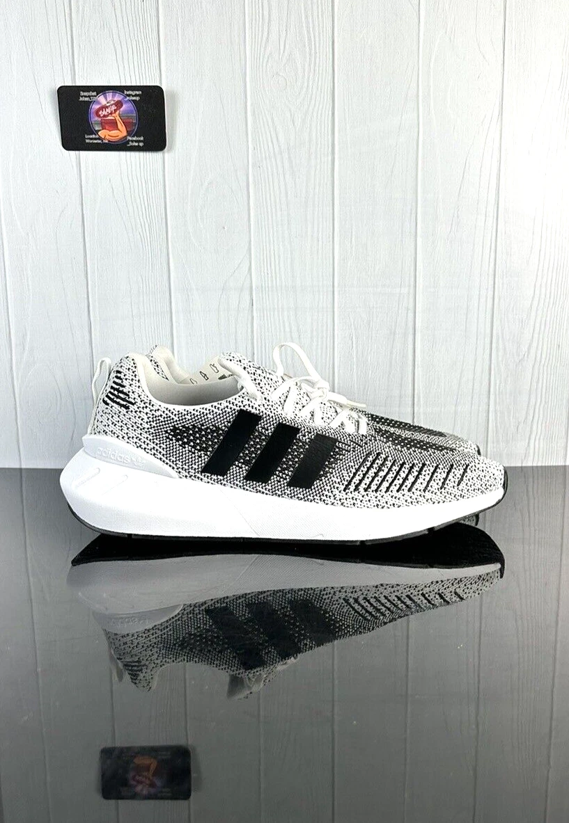 Swift run core black/footwear clearance white