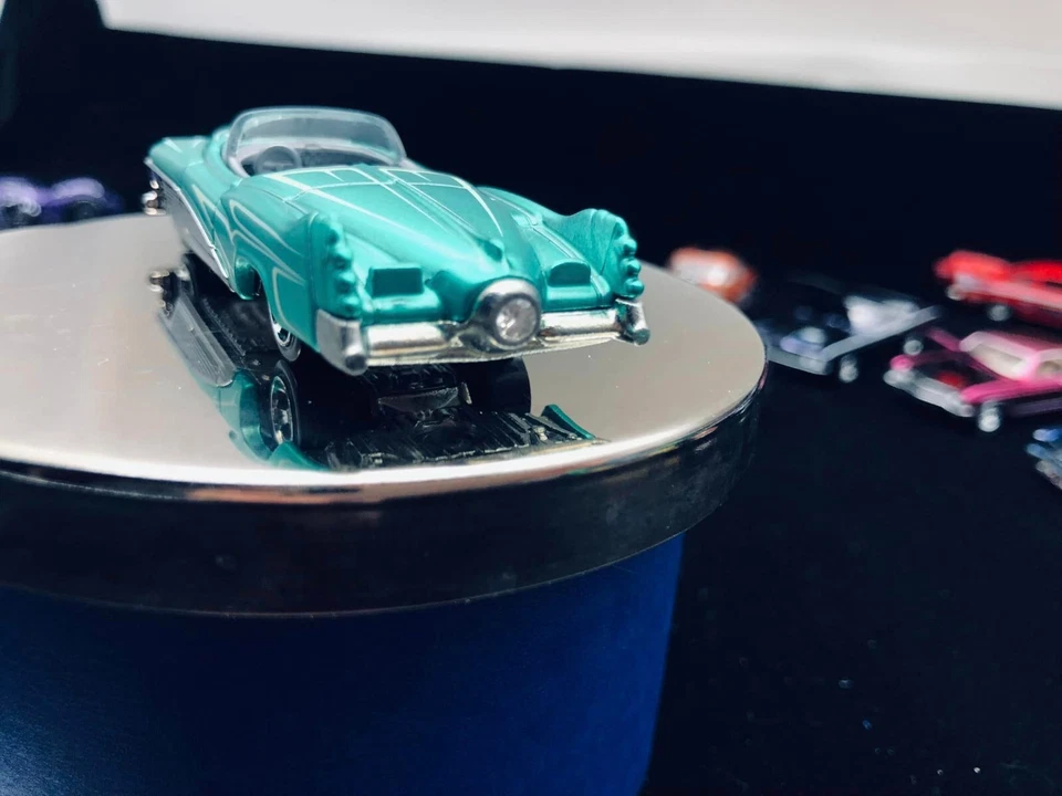 Hot wheels premium cars 1952 Chrysler concept custom car quality Diamond&emerald - Image 4 of 4