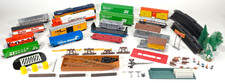 LOT of HO Scale TYCO, Life-Like Model Railroad Cars, Track Accessories